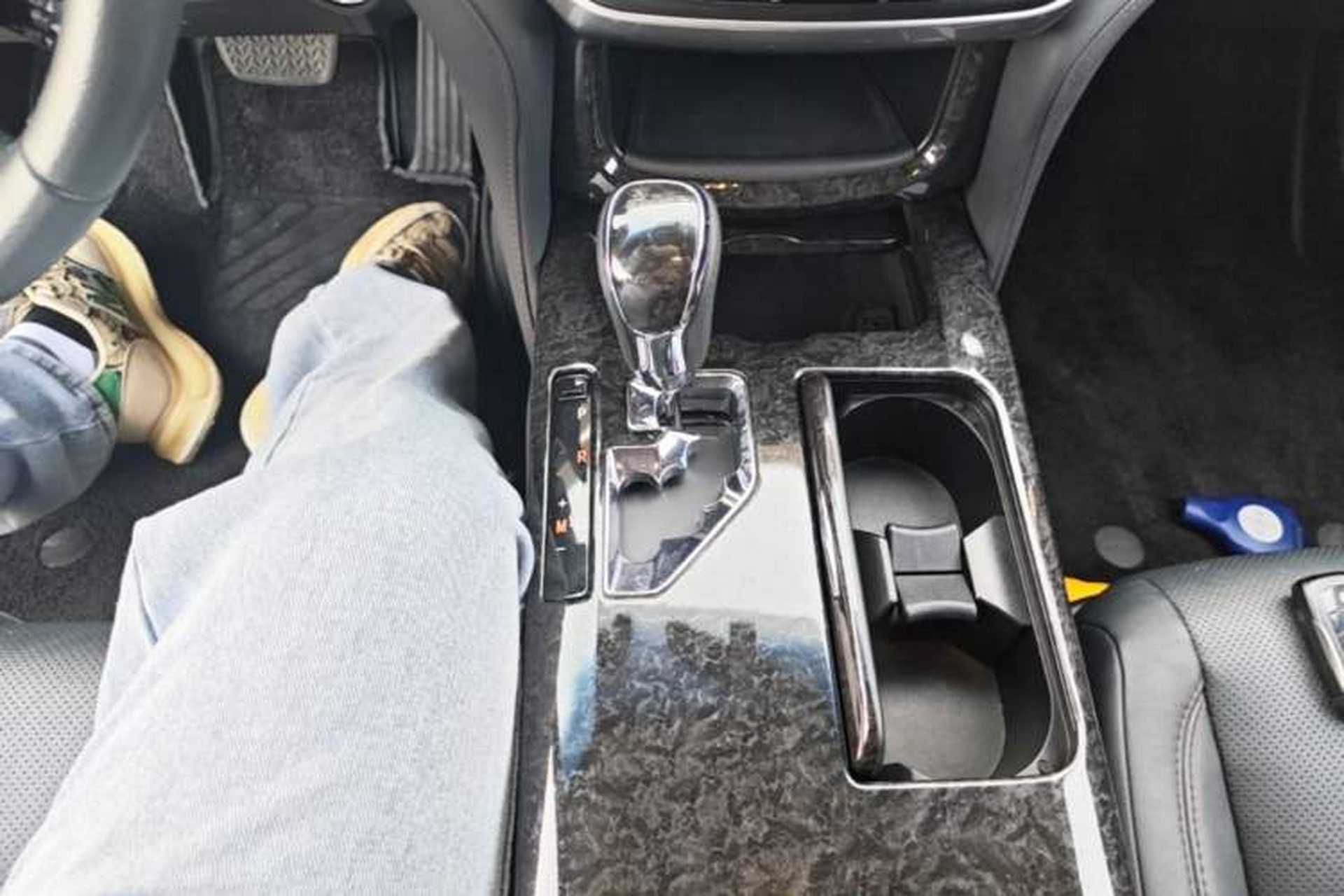 Used Toyota Crown 2018 2.0T Fashion Edition Gear Lever