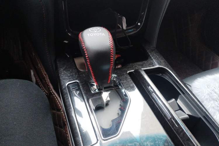 Used Toyota Crown 2018 2.0T Fashion Edition Gear Lever