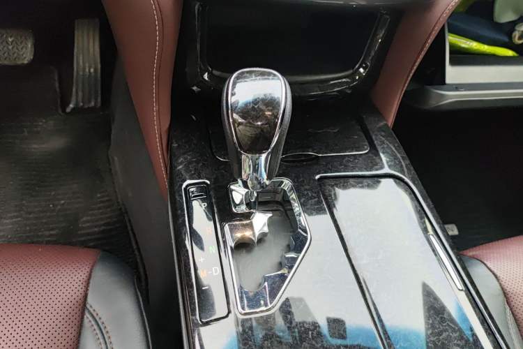Used Toyota Crown 2018 2.0T Sport Edition Gear Lever