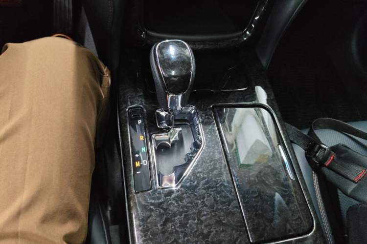 Used Toyota Crown 2018 2.0T Fashion Edition Gear Lever