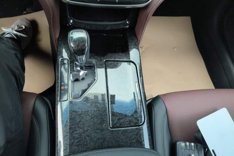 Used Toyota Crown 2018 2.0T Sport Edition Gear Lever