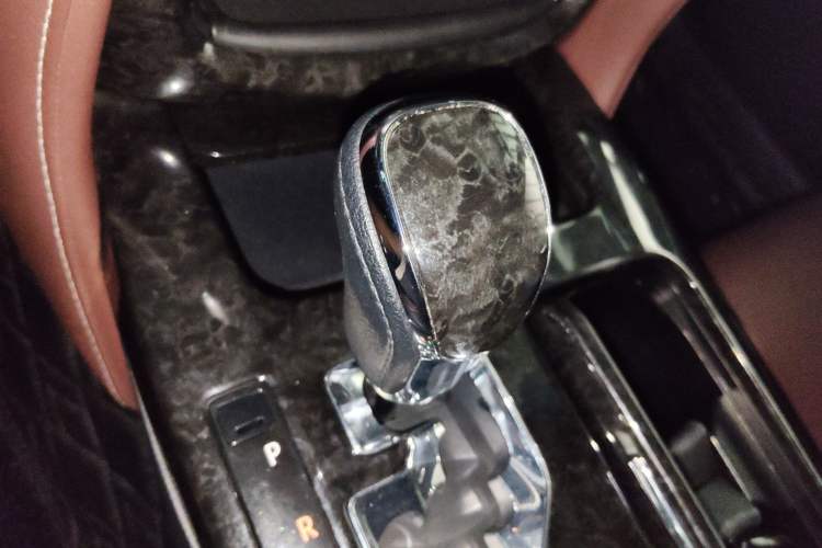 Used Toyota Crown 2018 2.0T Sport Edition Gear Lever