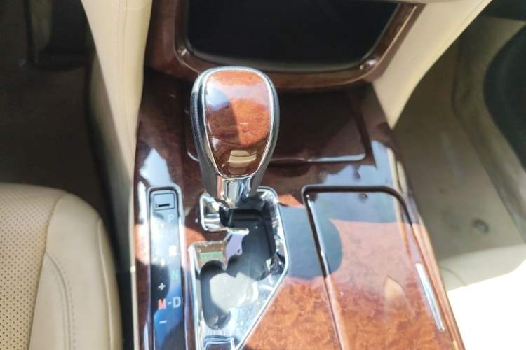 Used Toyota Crown 2018 2.0T Fashion Edition Gear Lever