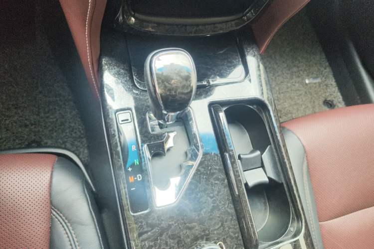 Used Toyota Crown 2018 2.0T Sport Edition Gear Lever