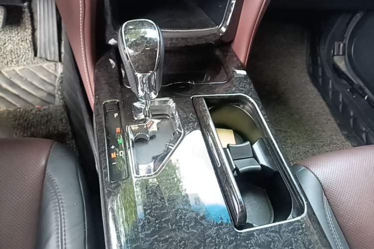 Used Toyota Crown 2018 2.0T Sport Edition Gear Lever