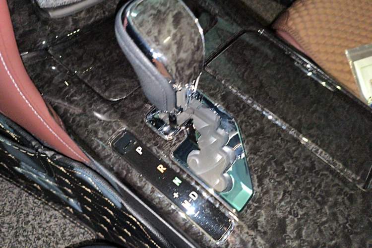 Used Toyota Crown 2018 2.0T Sport Edition Gear Lever