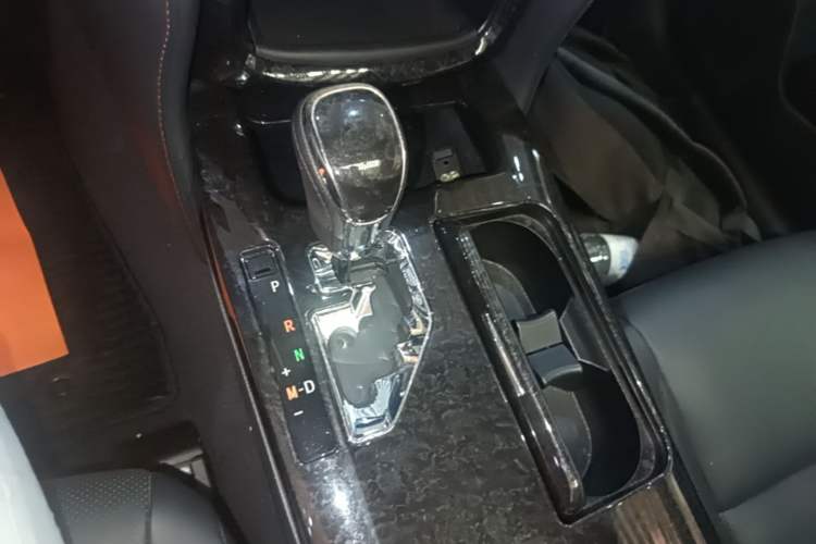 Used Toyota Crown 2018 2.0T Fashion Edition Gear Lever