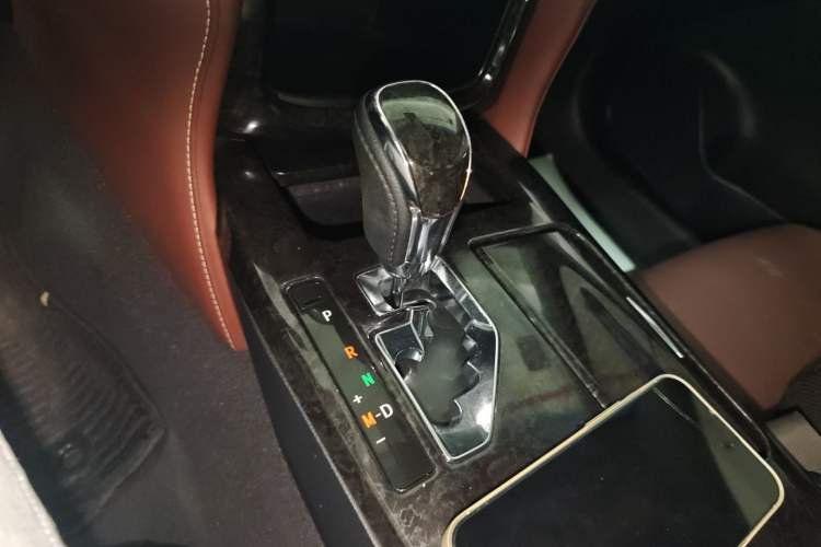 Used Toyota Crown 2018 2.0T Sport Edition Gear Lever