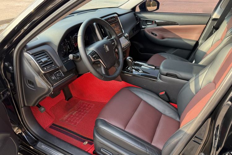 Used Toyota Crown 2018 2.0T Sport Edition Interior 2