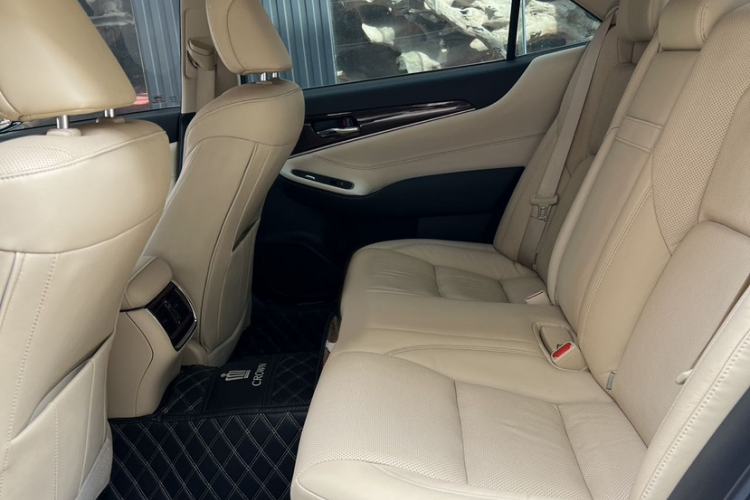 Used Toyota Crown 2018 2.0T Fashion Edition Interior 2