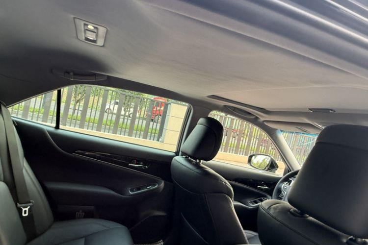 Used Toyota Crown 2018 2.0T Fashion Edition Interior 2