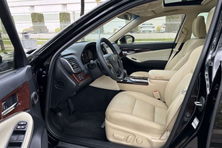 Used Toyota Crown 2018 2.0T Fashion Edition Interior 2