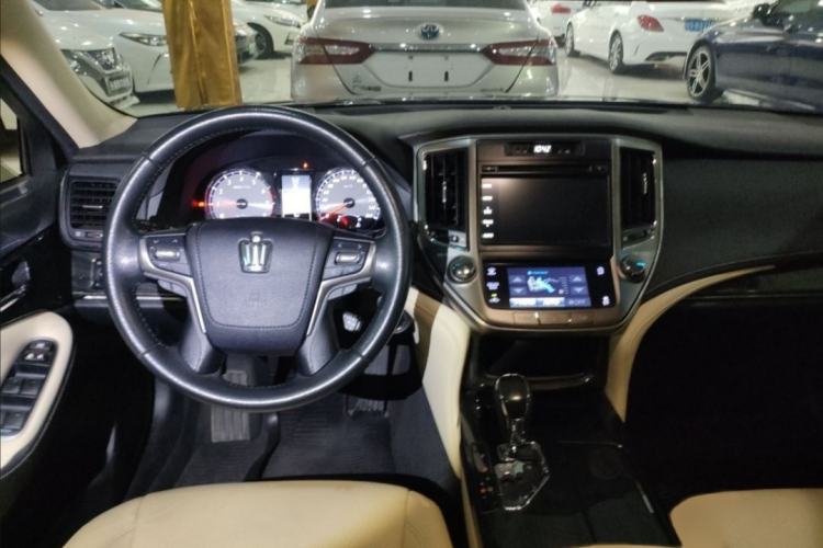 Used Toyota Crown 2018 2.0T Fashion Edition Interior 3