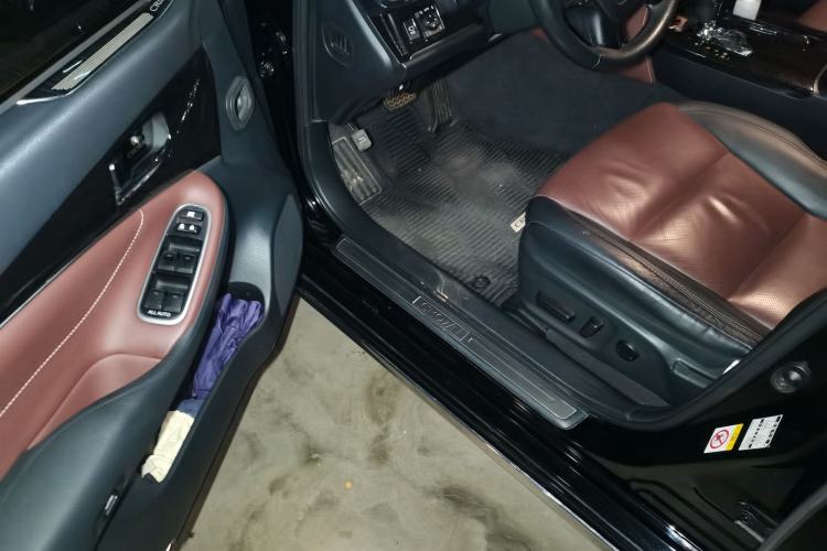Used Toyota Crown 2018 2.0T Sport Edition Interior 3