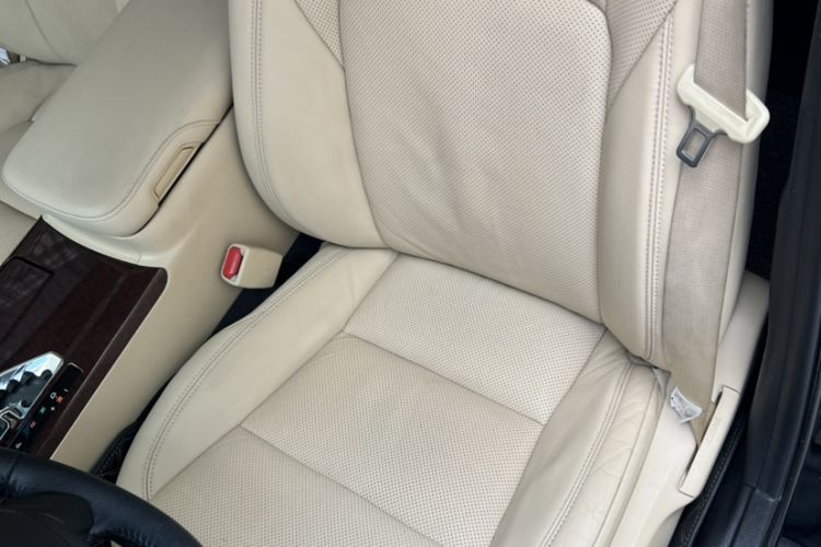 Used Toyota Crown 2018 2.0T Fashion Edition Interior 4
