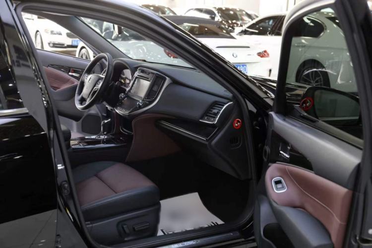 Used Toyota Crown 2018 2.0T Sport Edition Interior 4