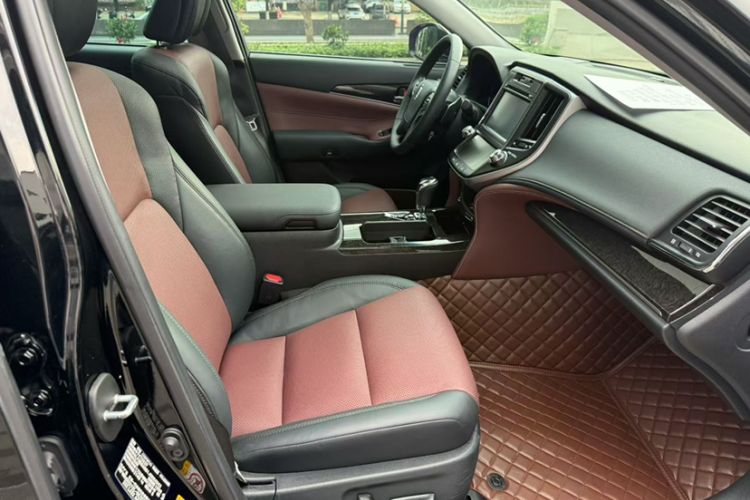 Used Toyota Crown 2018 2.0T Sport Edition Interior 4
