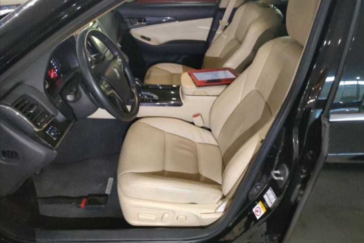 Used Toyota Crown 2018 2.0T Fashion Edition Interior 5