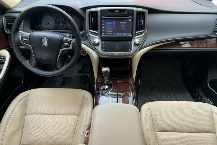 Used Toyota Crown 2018 2.0T Fashion Edition Interior 5