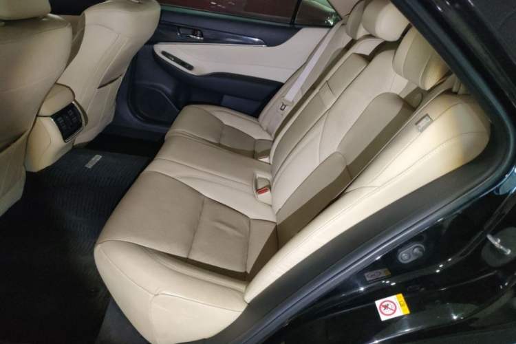 Used Toyota Crown 2018 2.0T Fashion Edition Interior 7