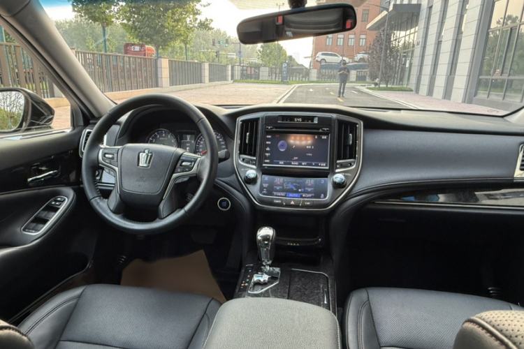 Used Toyota Crown 2018 2.0T Fashion Edition Interior 7