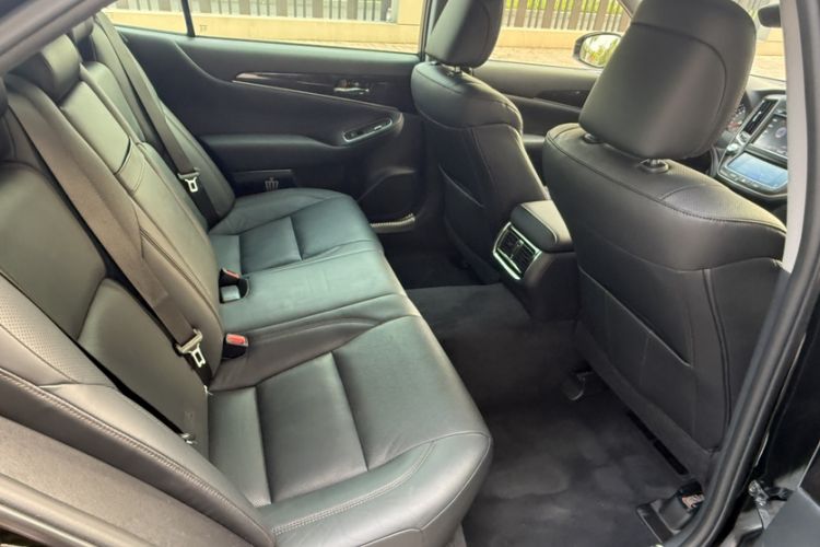 Used Toyota Crown 2018 2.0T Fashion Edition Interior 8