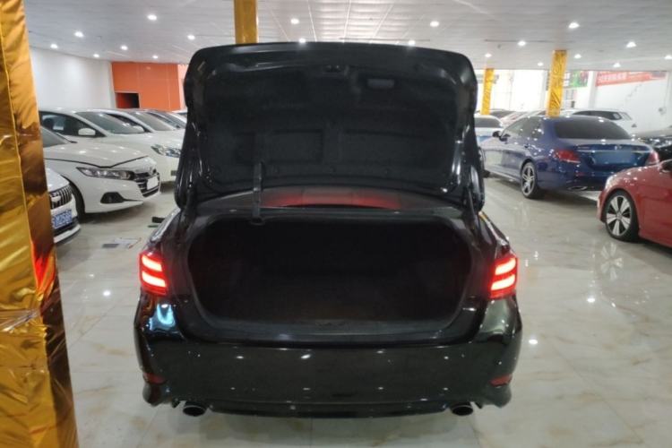 Used Toyota Crown 2018 2.0T Fashion Edition Interior 9