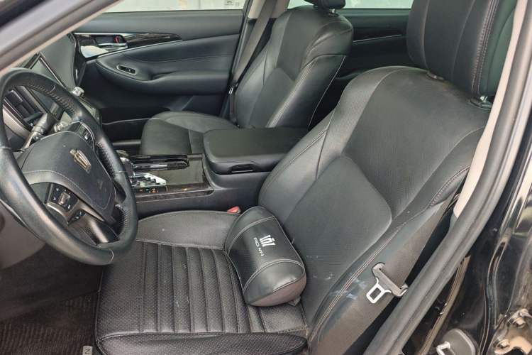 Used Toyota Crown 2018 2.0T Fashion Edition Left Front Seat