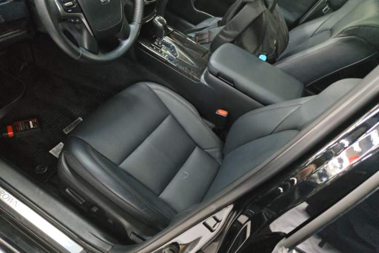 Used Toyota Crown 2018 2.0T Fashion Edition Left Front Seat