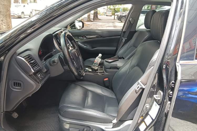 Used Toyota Crown 2018 2.0T Fashion Edition Left Front Seat