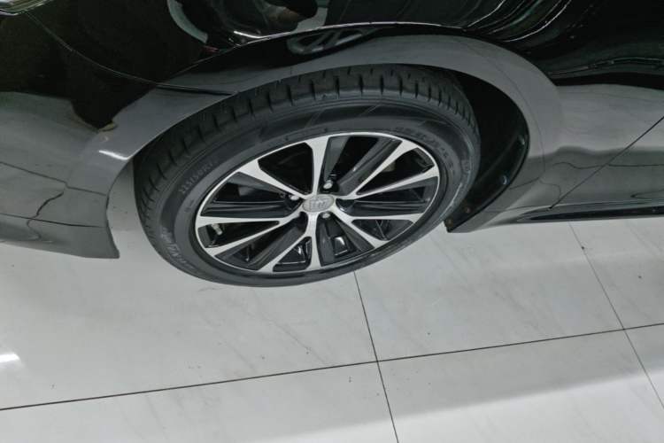 Used Toyota Crown 2018 2.0T Fashion Edition Left Front Wheel Hub