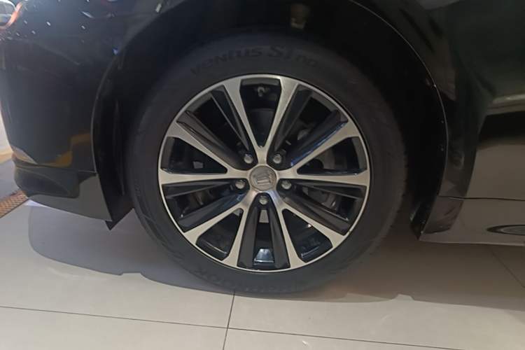 Used Toyota Crown 2018 2.0T Fashion Edition Left Front Wheel Hub