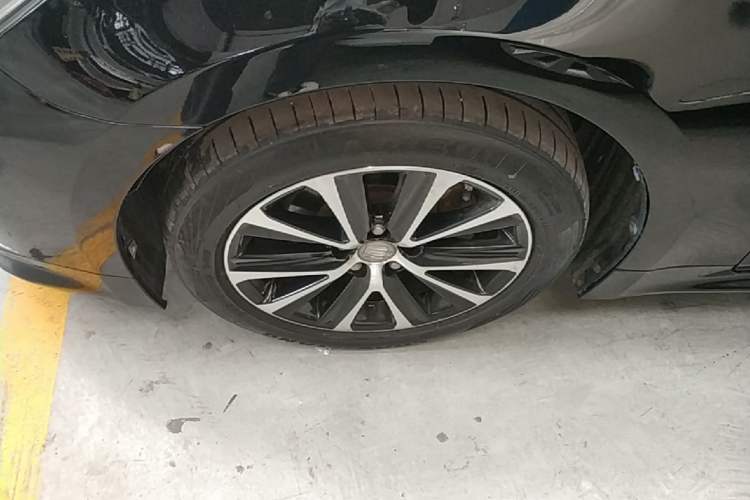 Used Toyota Crown 2018 2.0T Fashion Edition Left Front Wheel Hub