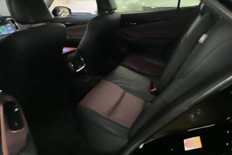 Used Toyota Crown 2018 2.0T Sport Edition Left Rear Seat