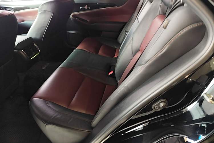 Used Toyota Crown 2018 2.0T Sport Edition Left Rear Seat