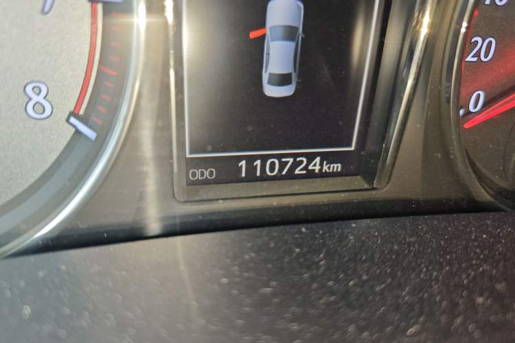 Used Toyota Crown 2018 2.0T Sport Edition Odometer Close Up