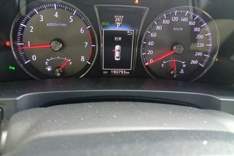 Used Toyota Crown 2018 2.0T Sport Edition Odometer Close Up