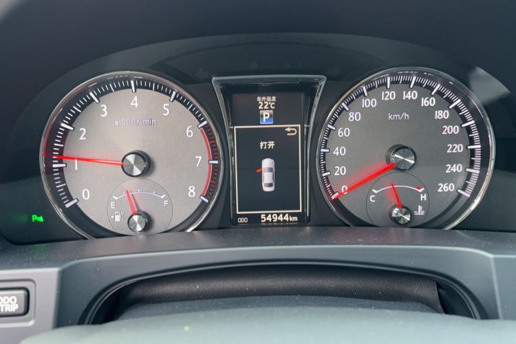Used Toyota Crown 2018 2.0T Sport Edition Odometer Close Up