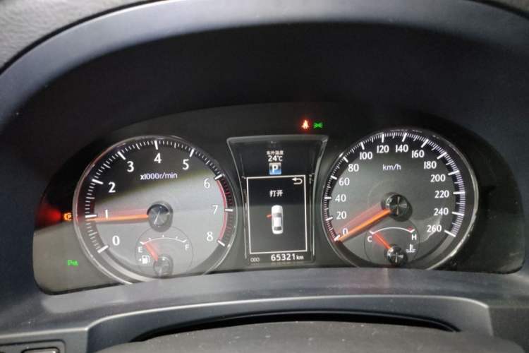 Used Toyota Crown 2018 2.0T Fashion Edition Odometer Close Up