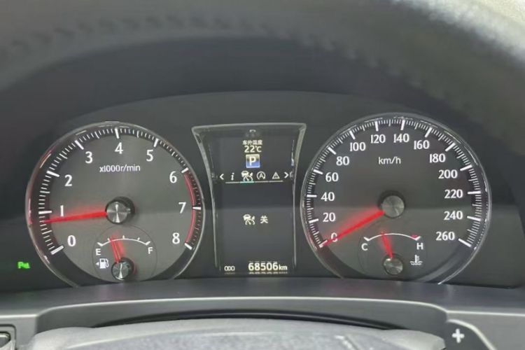 Used Toyota Crown 2018 2.0T Fashion Edition Odometer Close Up