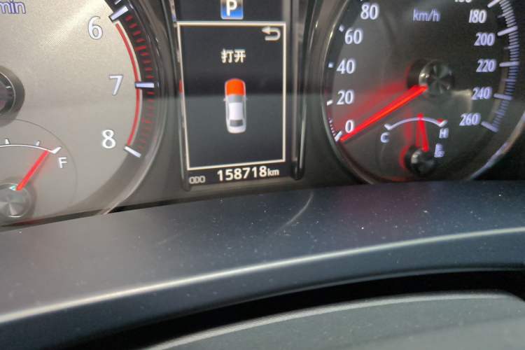 Used Toyota Crown 2018 2.0T Sport Edition Odometer Close Up