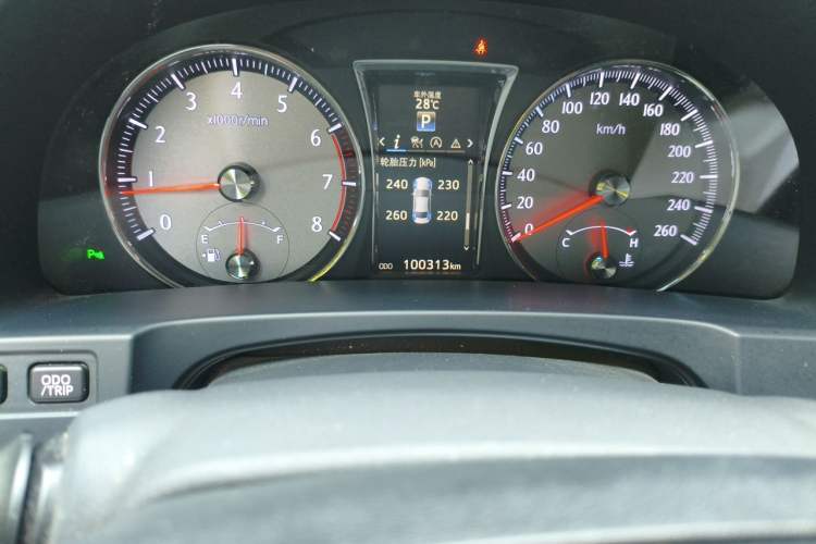 Used Toyota Crown 2018 2.0T Sport Edition Odometer Close Up