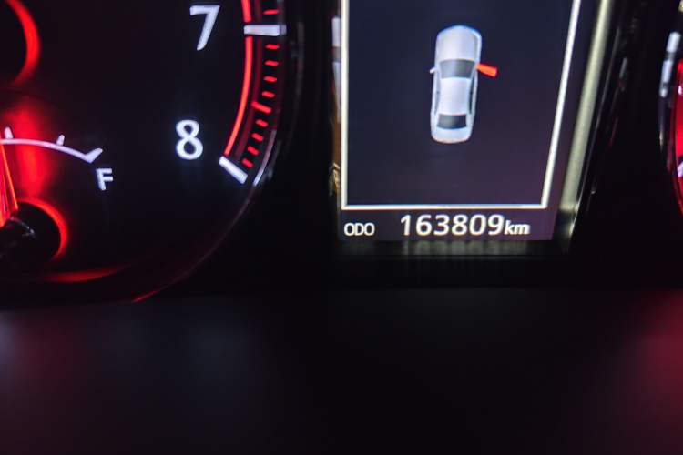 Used Toyota Crown 2018 2.0T Sport Edition Odometer Close Up