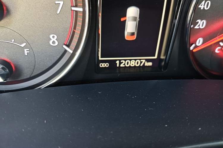 Used Toyota Crown 2018 2.0T Fashion Edition Odometer Close Up