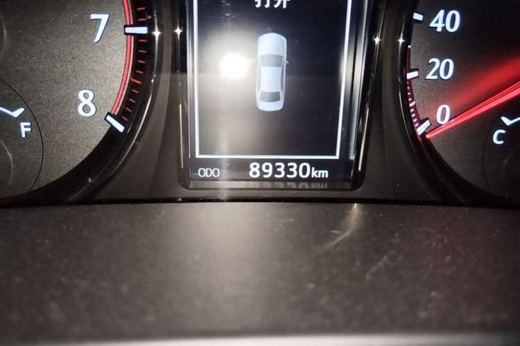 Used Toyota Crown 2018 2.0T Sport Edition Odometer Close Up