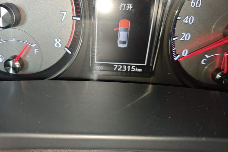 Used Toyota Crown 2018 2.0T Premium Edition Odometer Close Up