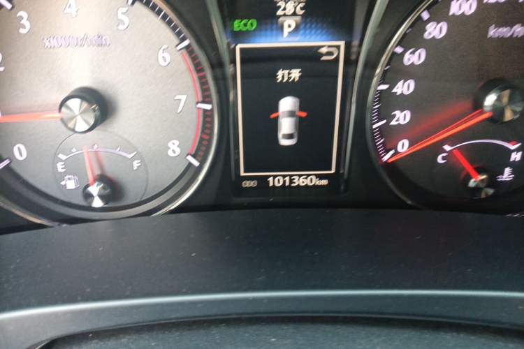Used Toyota Crown 2018 2.0T Sport Edition Odometer Close Up