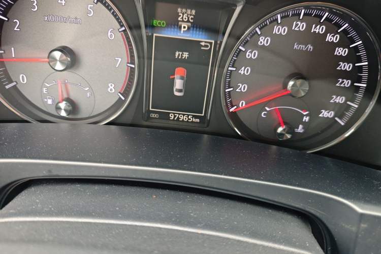 Used Toyota Crown 2018 2.0T Sport Edition Odometer Close Up