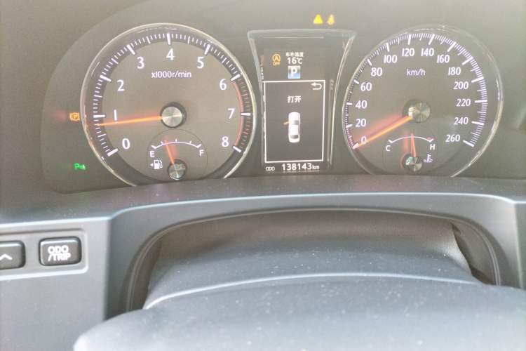 Used Toyota Crown 2018 2.0T Sport Edition Odometer Close Up
