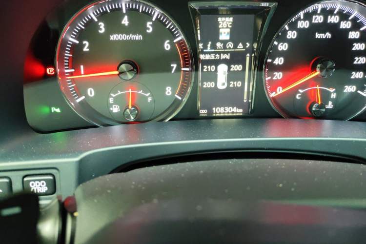 Used Toyota Crown 2018 2.0T Sport Edition Odometer Close Up